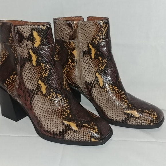 Franco Sarto snake print boots.Lether uppers . - Picture 2 of 11